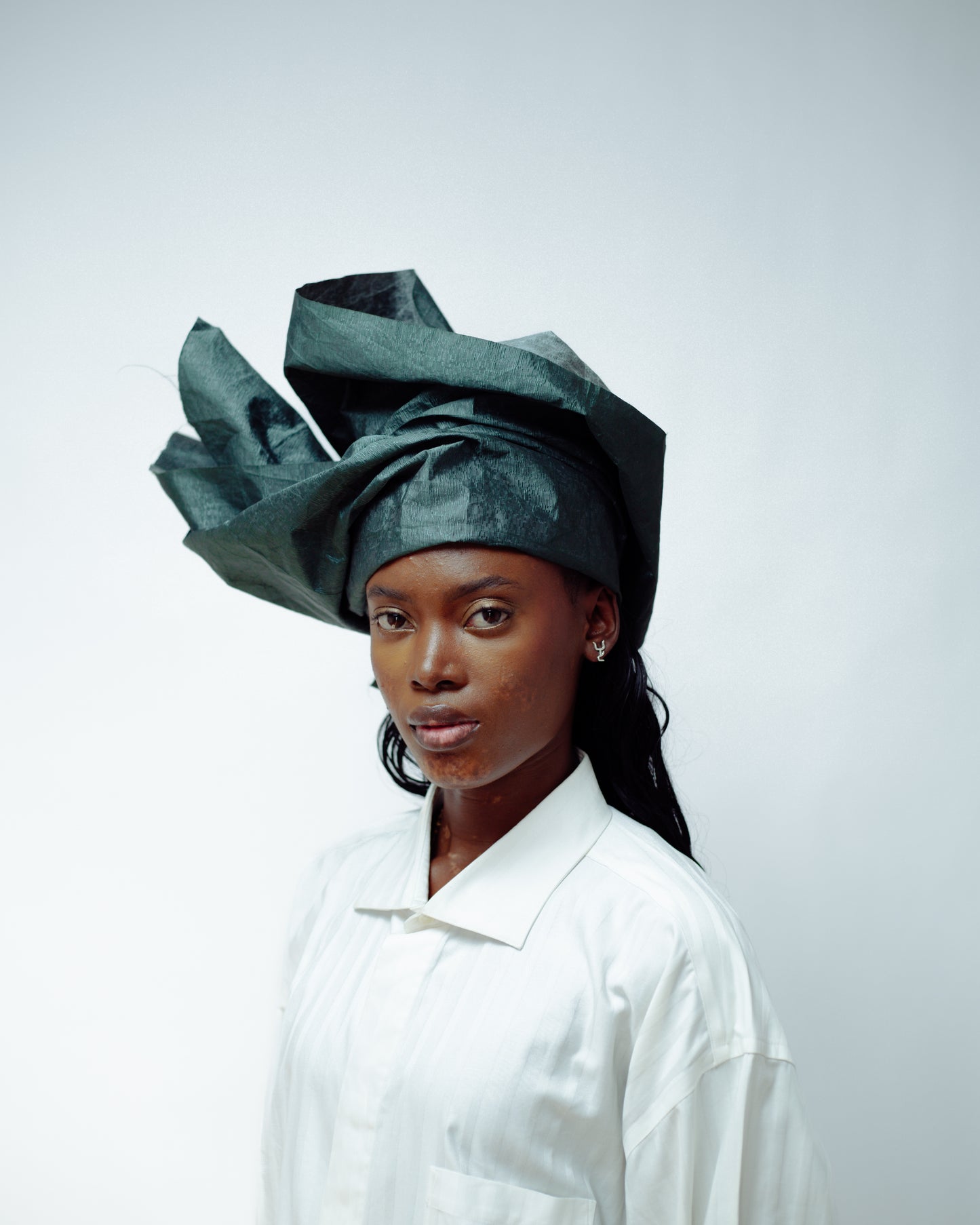 NJIKỌTA — STUD