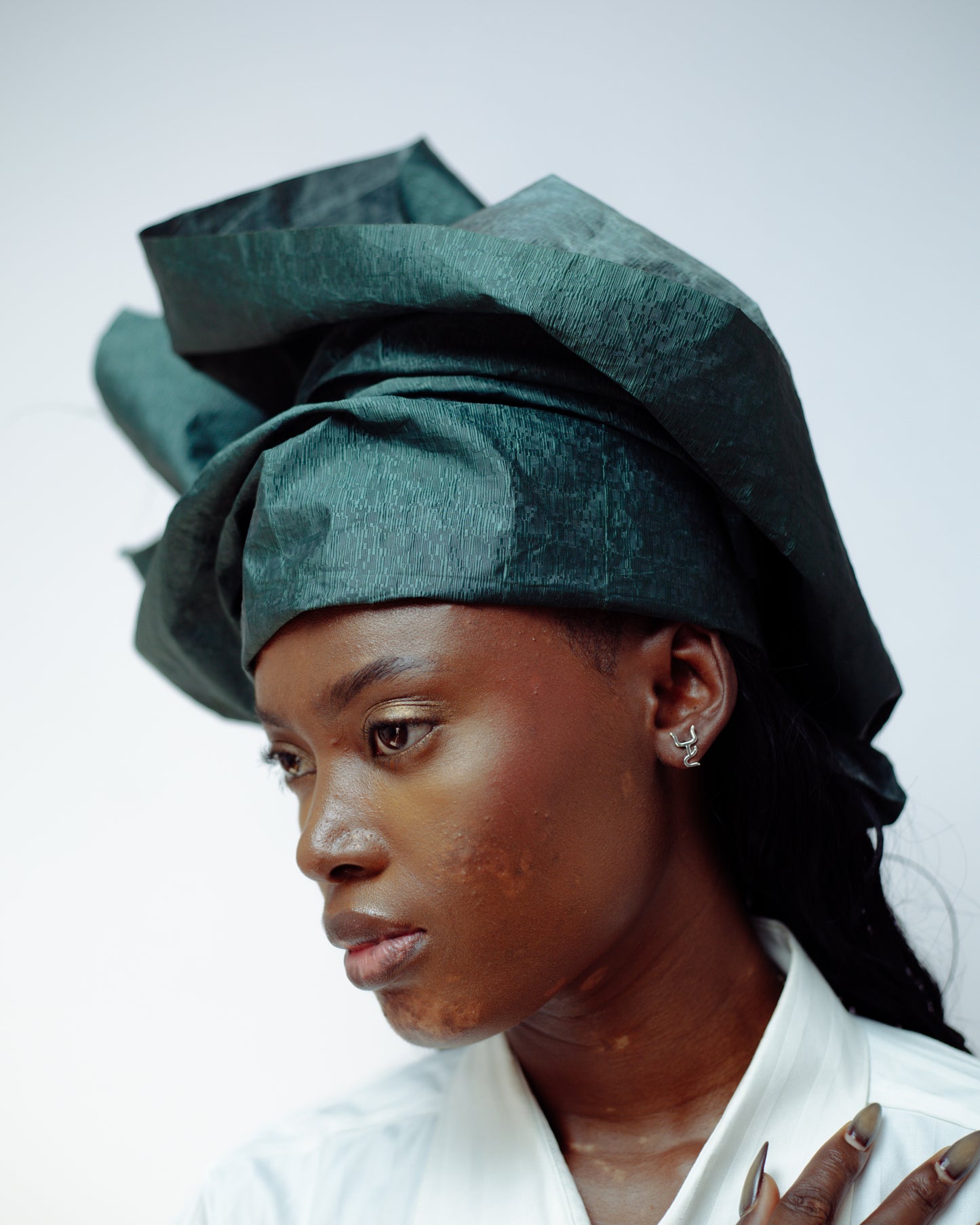 NJIKỌTA — STUD