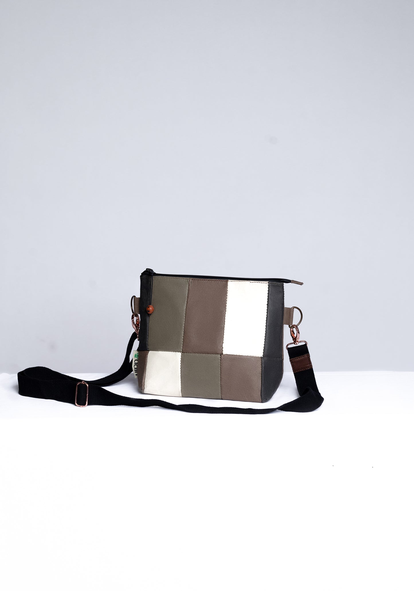 Àrọ Sling Bag