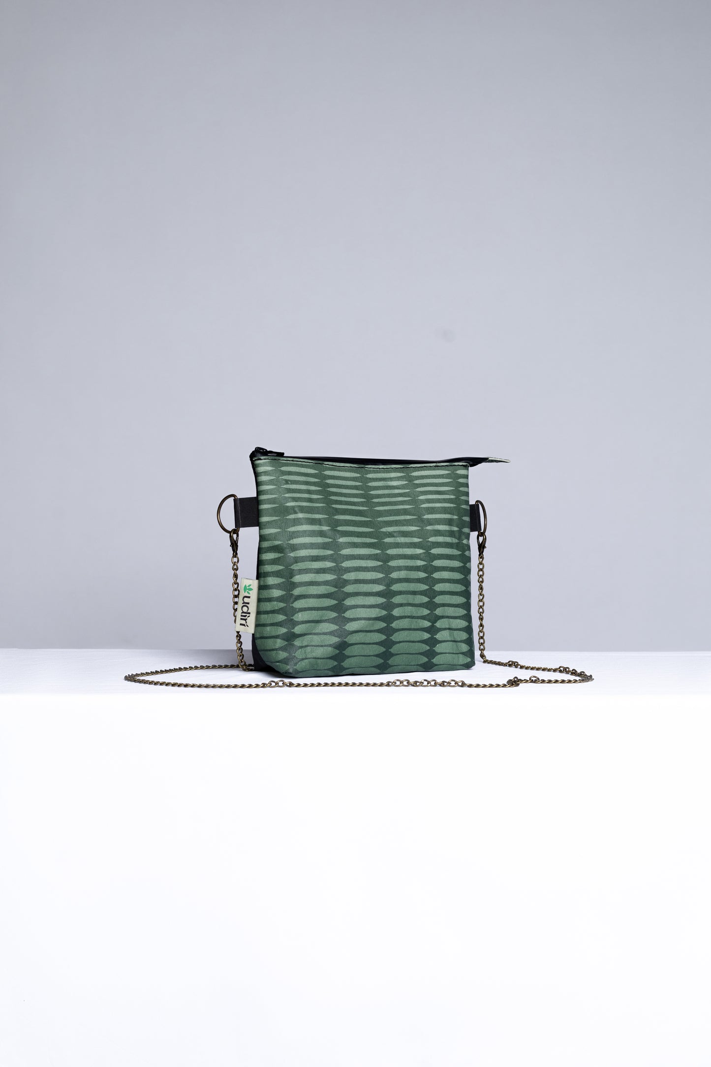 Àrọ Sling Bag